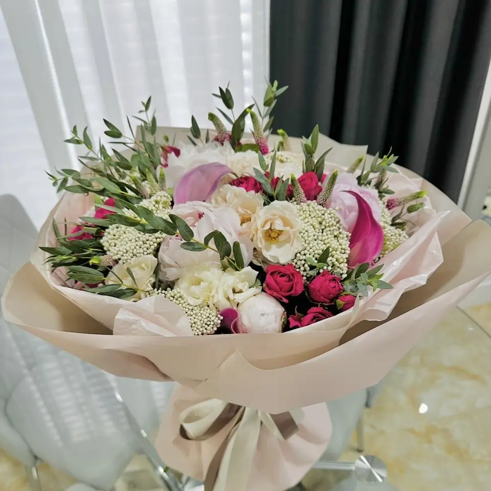 Rosalind's Dream, white ranunculus bouquet, Aroma Flowers Las Vegas